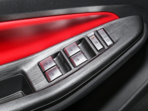 2022款第二代 1.5T DCT豪华型 主驾车窗控制区	