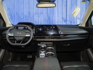 2022款第二代 1.5T DCT尊贵型 内饰全景