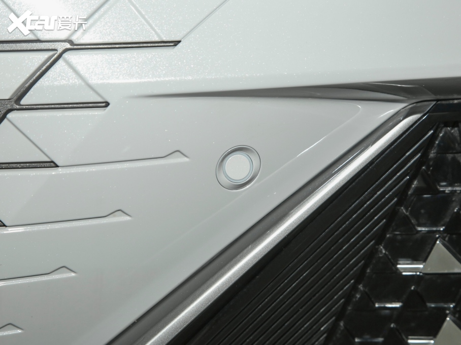 2022���L��UNI-V 1.5T ׿Խ��