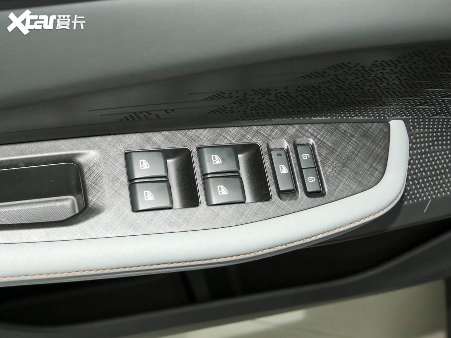 2022���L��UNI-V 1.5T ׿Խ��