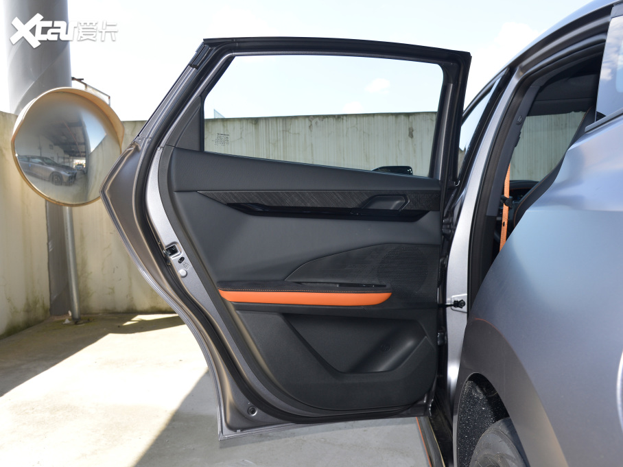 2022LUNI-V 2.0T I(lng)ٰ