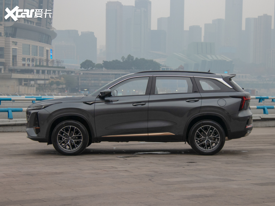 2022LCS75 PLUS ڶ 2.0T ԄŞ