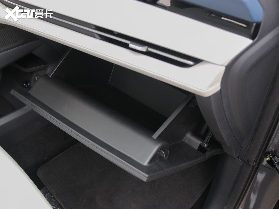 2022LCS75 PLUS ڶ 2.0T ԄŞ