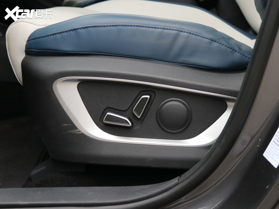 2022LCS75 PLUS ڶ 2.0T ԄŞ