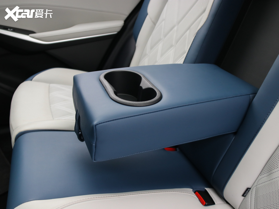 2022LCS75 PLUS ڶ 2.0T ԄŞ