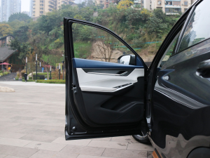 2022ڶ 2.0T ԄŞ {λ܇T