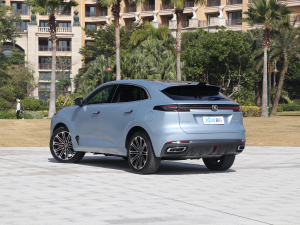 2022款1.5T 尊贵型 左后45度