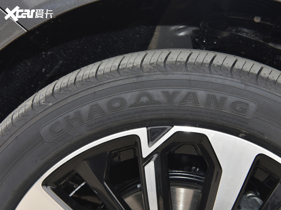 2022݄ PLUS {LNE 1.4T GDI DCTŞ