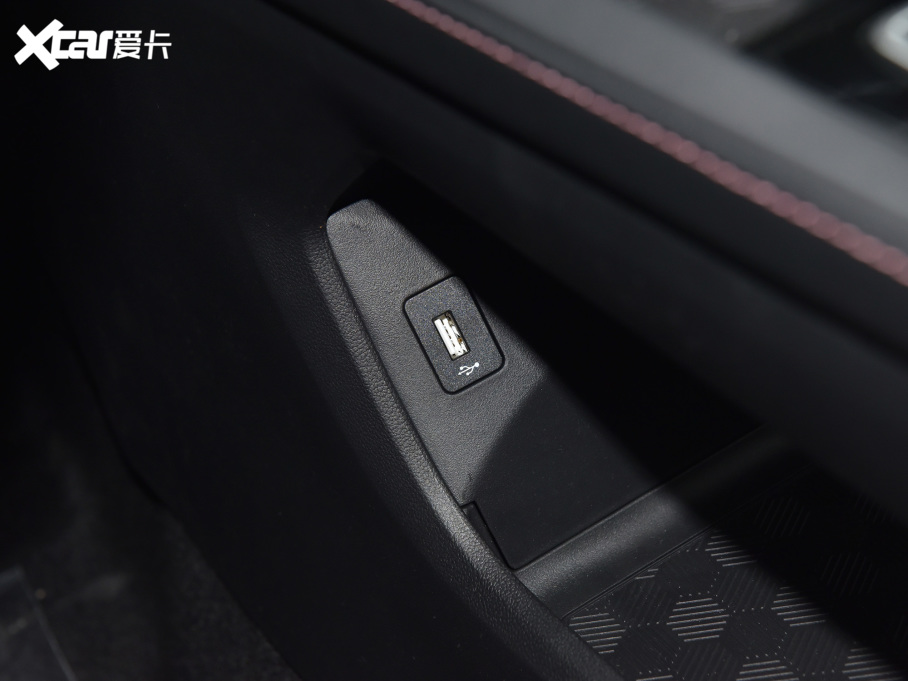 2022݄ PLUS {LNE 1.4T GDI DCTŞ