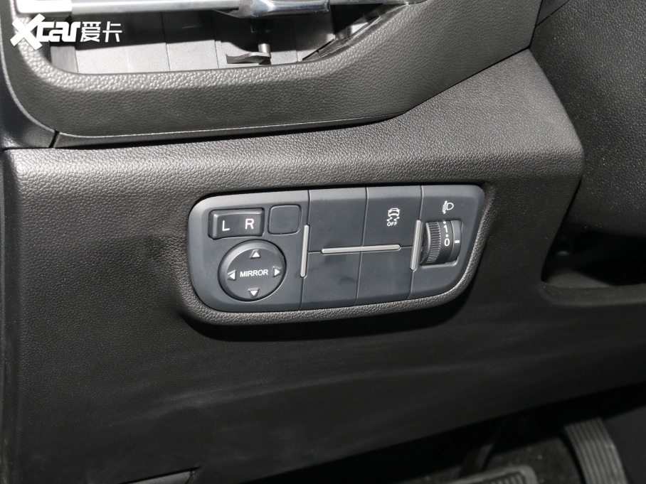 2022���݄� PLUS �{�LNE 1.4T GDI DCT���F��