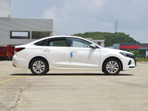 2022款PLUS 1.6L GDI CVT精英型 正侧（右）