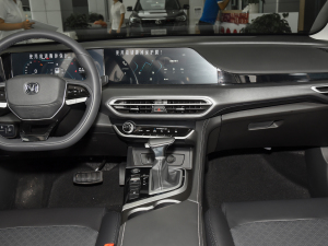 2022款PLUS 1.6L GDI CVT豪华型 中控台