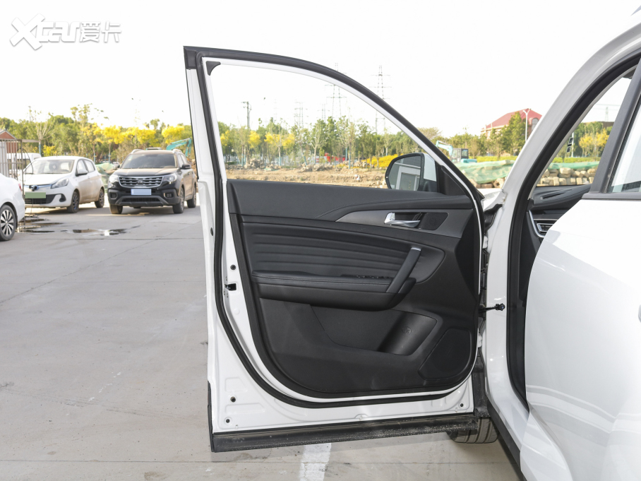 2022LCS35 PLUS 1.6L CVTӢ