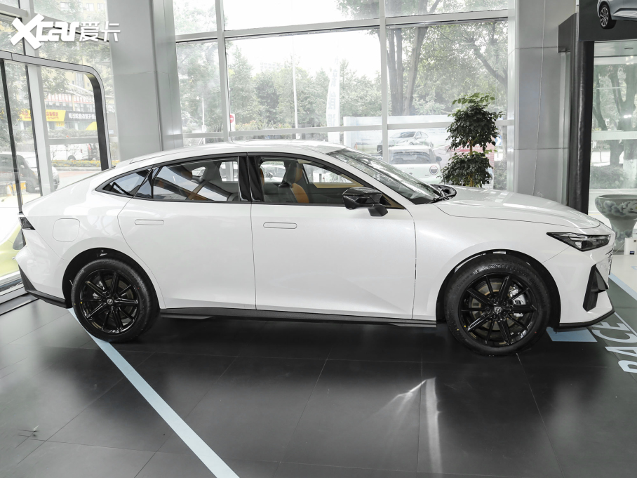 2023LUNI-V iDD 1.5T 113km Ȥ