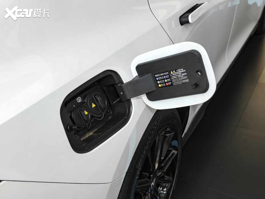 2023LUNI-V iDD 1.5T 113km Ȥ