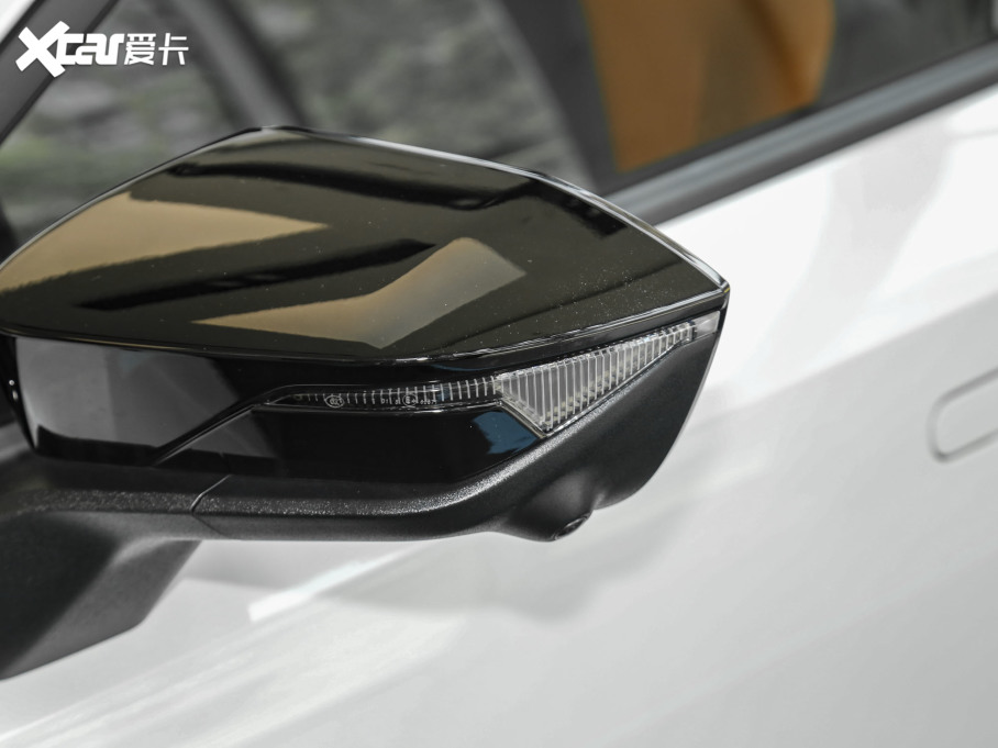 2023LUNI-V iDD 1.5T 113km Ȥ