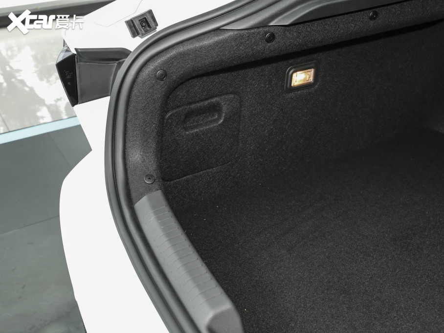 2023LUNI-V iDD 1.5T 113km Ȥ