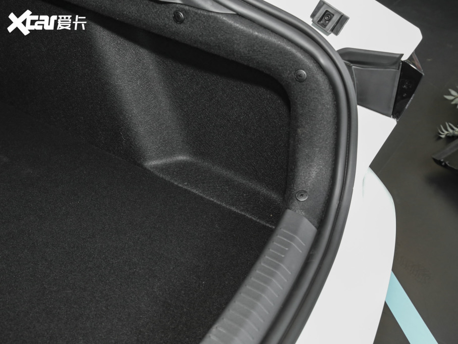 2023LUNI-V iDD 1.5T 113km Ȥ