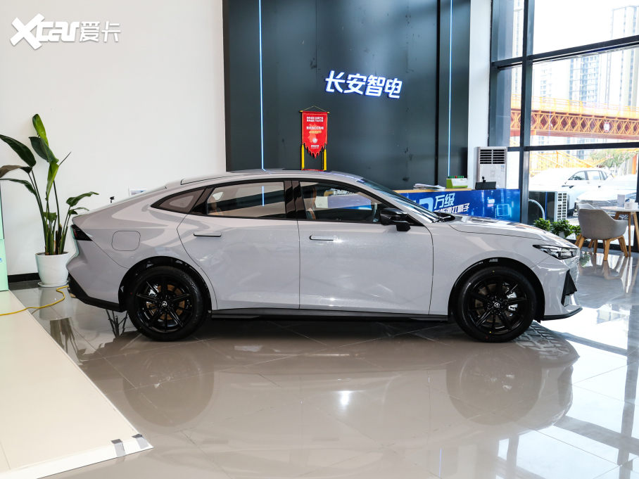 2023LUNI-V iDD  iDD 1.5T 113kmȤͣw棩