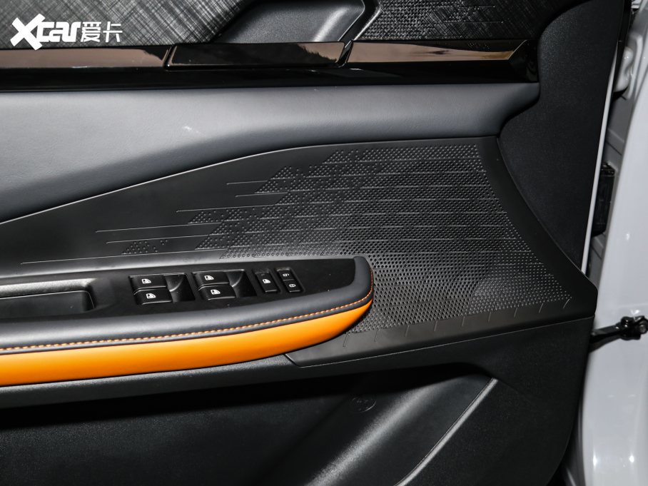 2023LUNI-V iDD  iDD 1.5T 113kmȤͣw棩