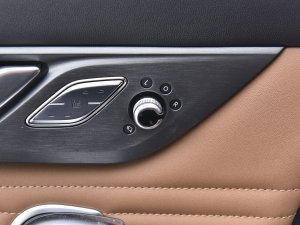 2023PLUS 2.0T F п؅^