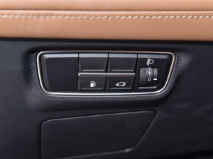 2023PLUS 2.0T F п؅^