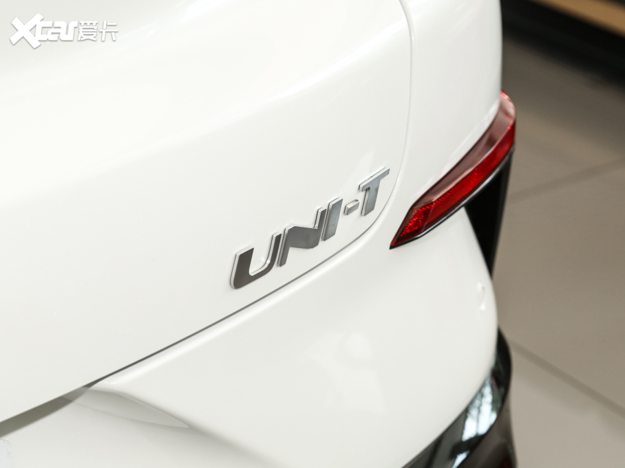 2023LUNI-T ڶ 1.5T F
