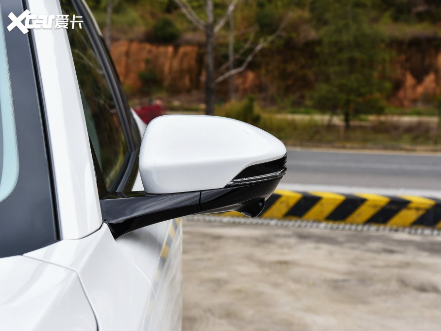 2023LUNI-K 2.0T 򌐂