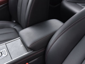 2023款畅享版 1.5T DCT尊贵版 中央扶手箱