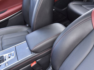 2023款畅享版 1.5T DCT豪华版 中央扶手箱
