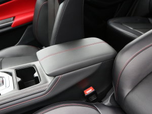 2023款第二代 1.5T DCT轻年版 中央扶手箱
