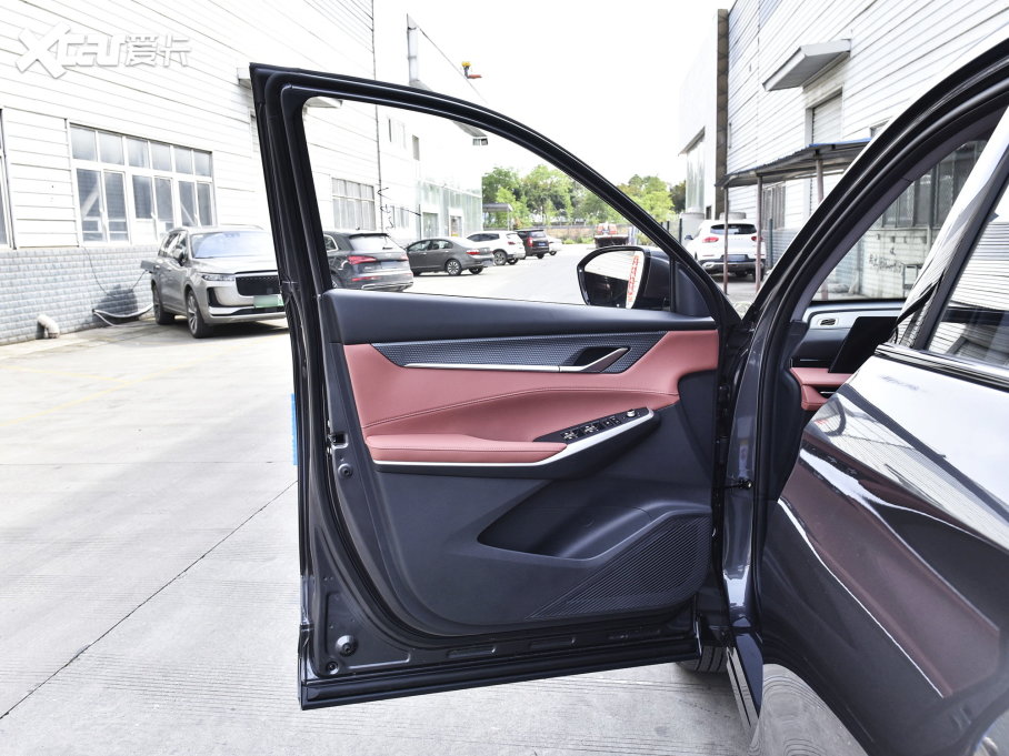 2023LCS75 PLUS  1.5T ԄF