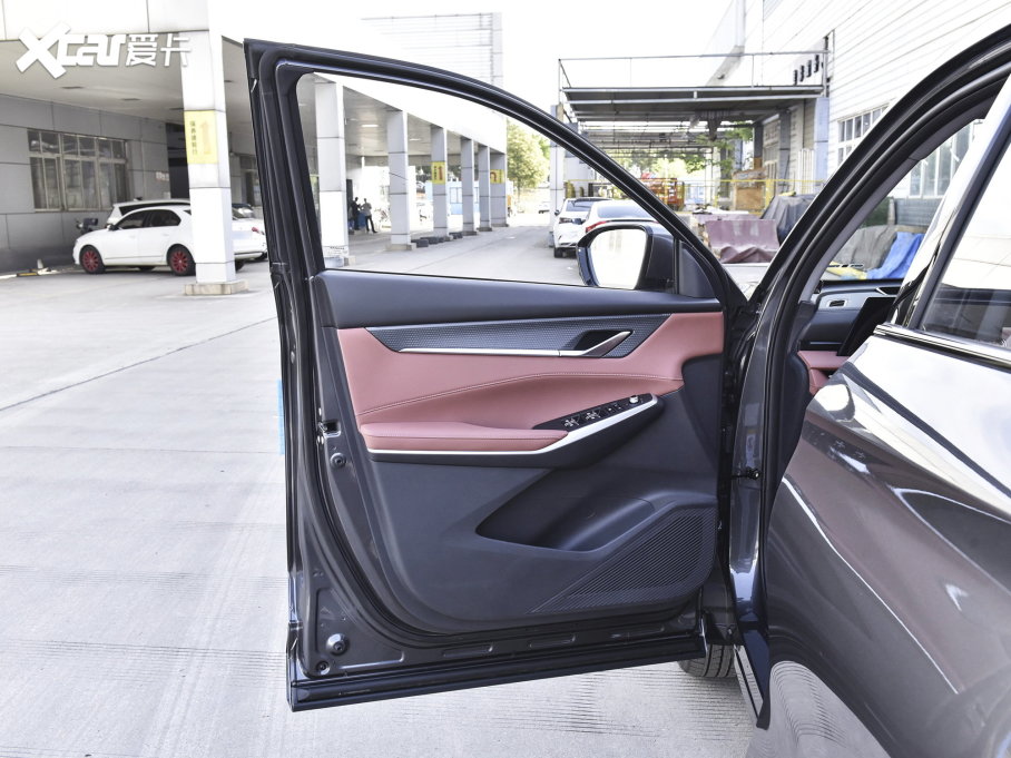 2023LCS75 PLUS  1.5T ԄI