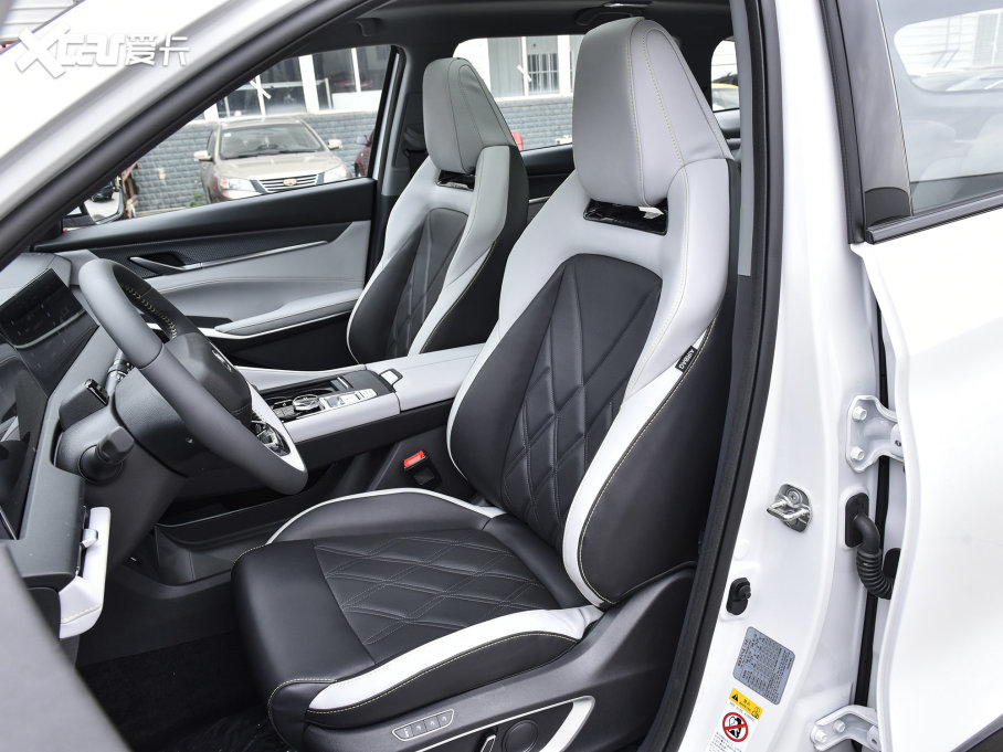 2023LCS75 PLUS  2.0T ԄŞ