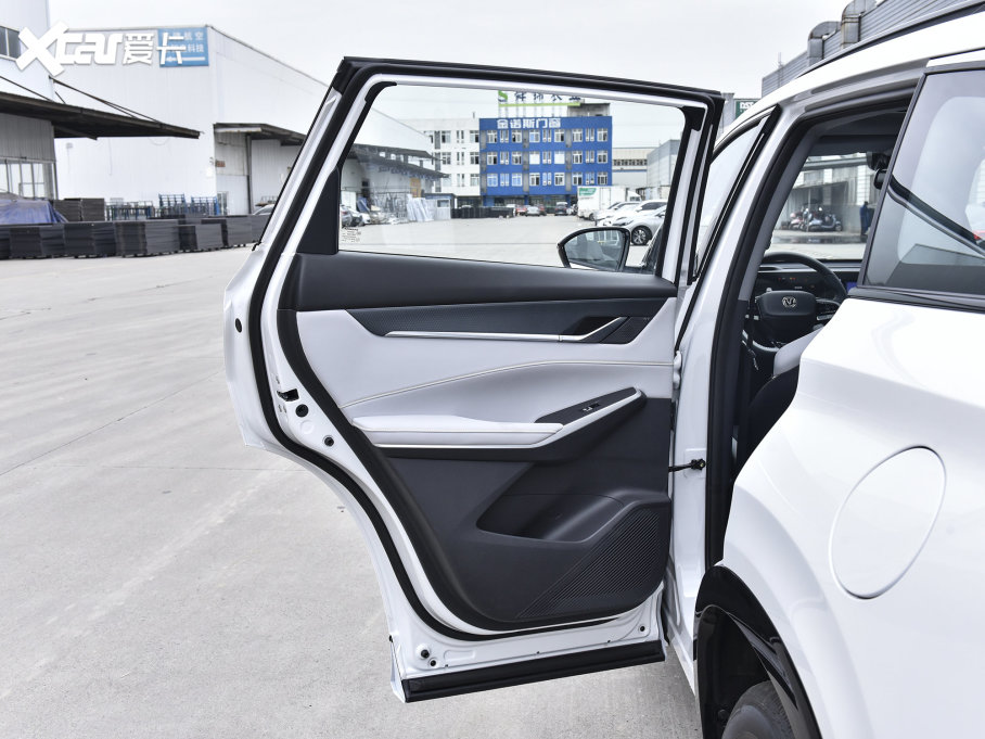 2023LCS75 PLUS  2.0T ԄŞ