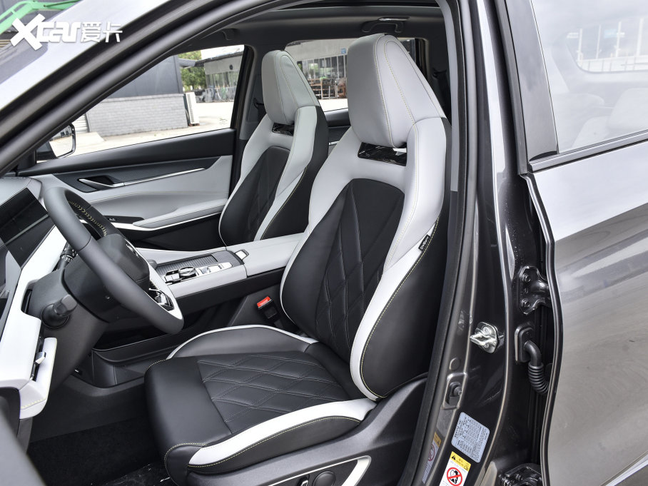 2023LCS75 PLUS  2.0T ԄF