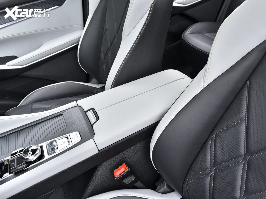 2023LCS75 PLUS  2.0T ԄF