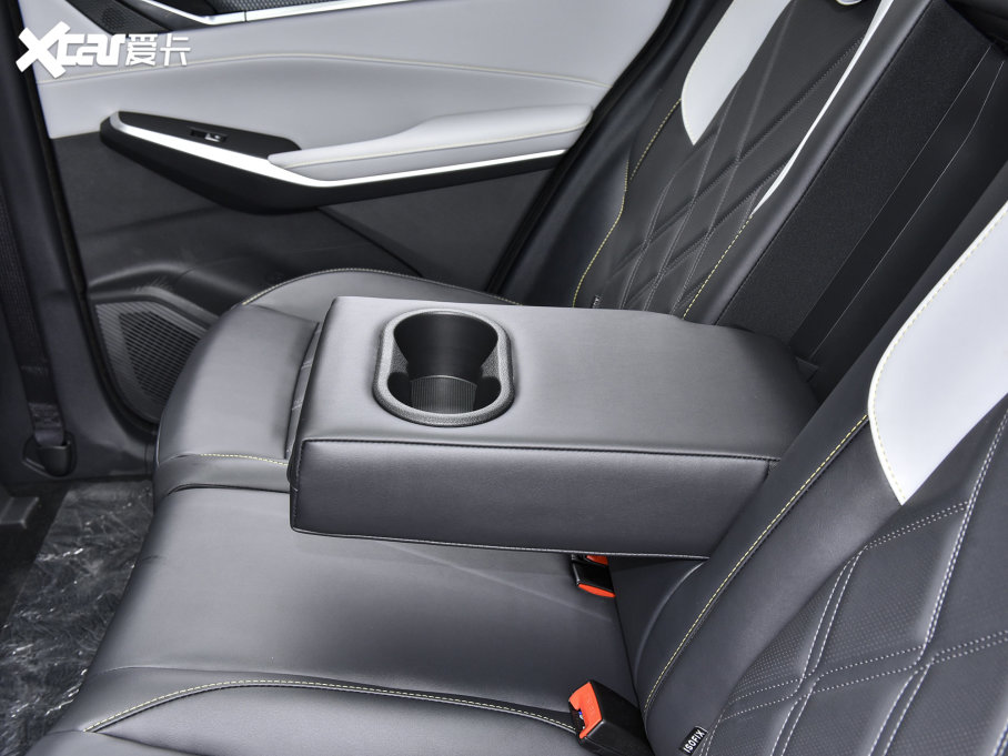 2023LCS75 PLUS  2.0T ԄF