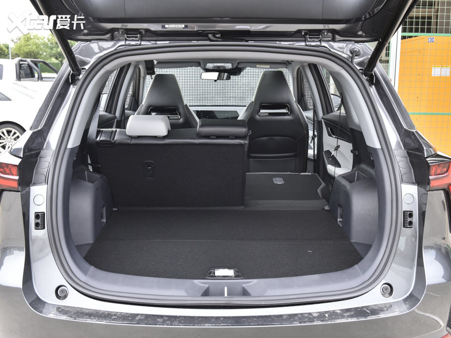 2023LCS75 PLUS  2.0T ԄF