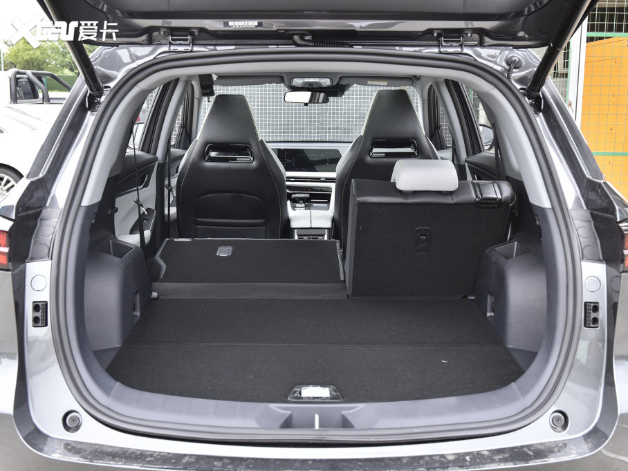 2023LCS75 PLUS  2.0T ԄF