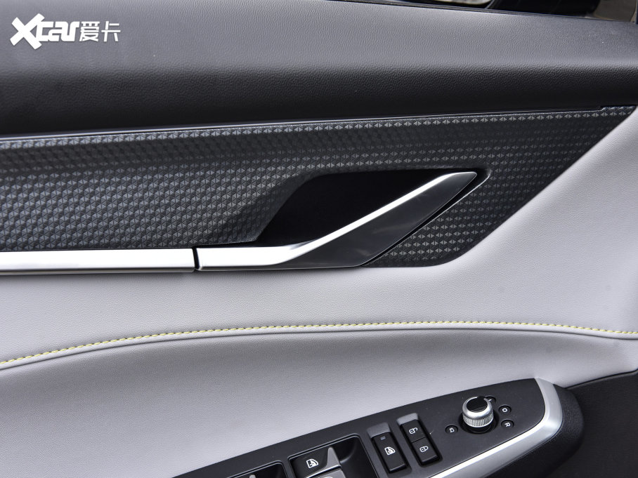 2023LCS75 PLUS  2.0T ԄF