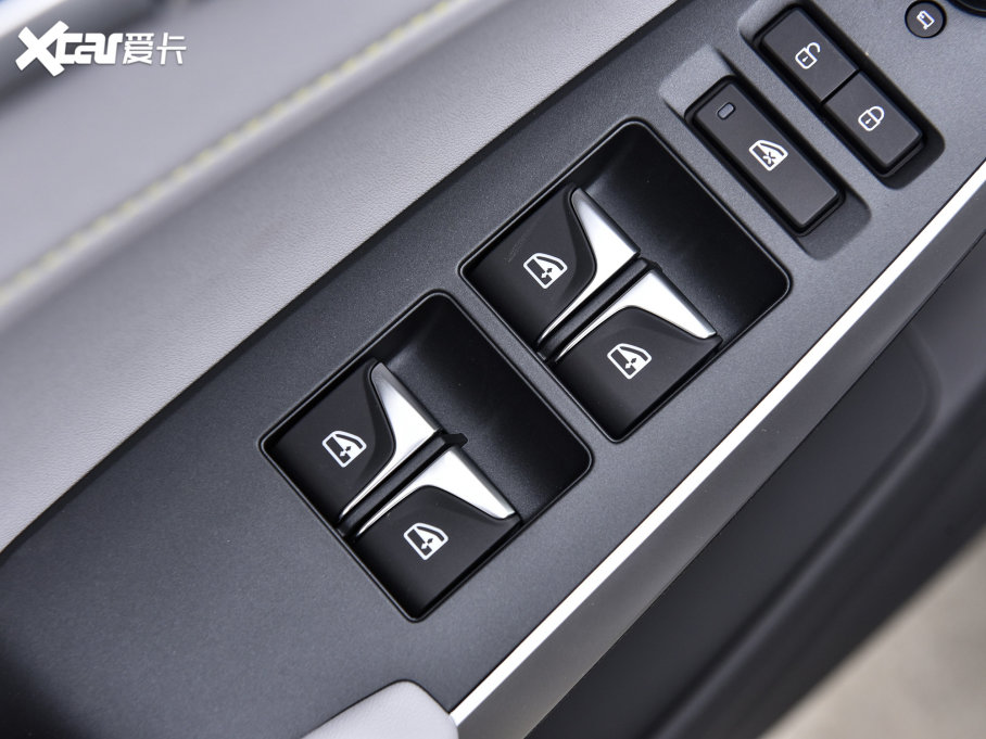 2023LCS75 PLUS  2.0T ԄF