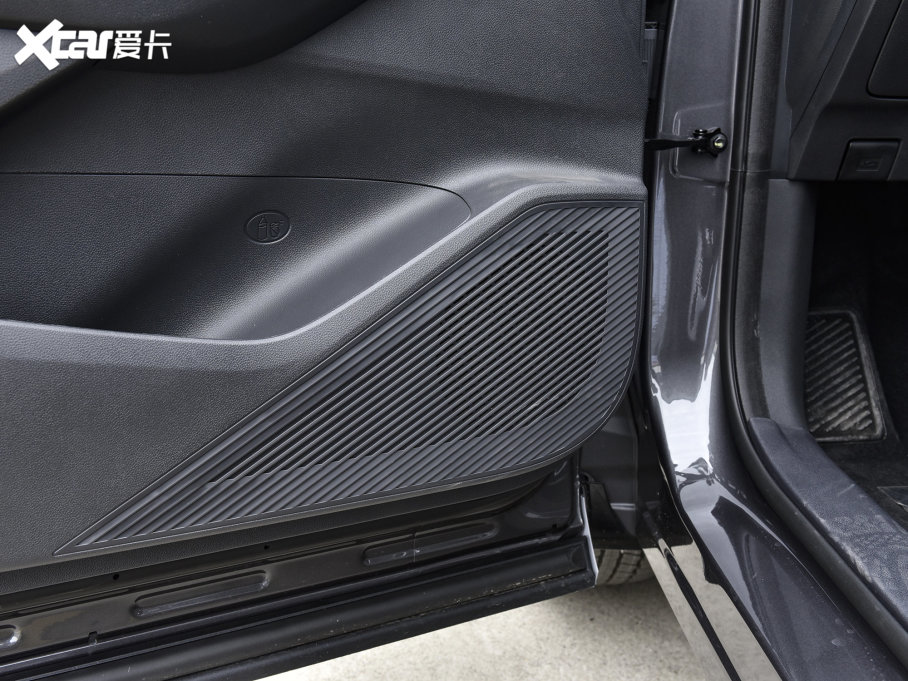 2023LCS75 PLUS  2.0T ԄF