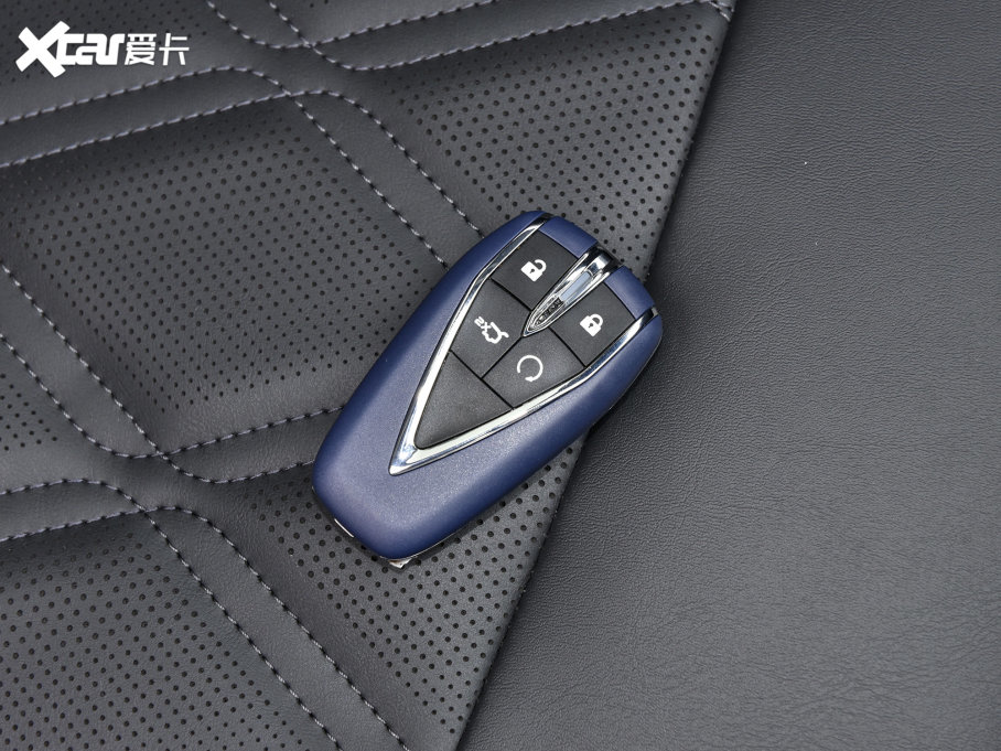 2023LCS75 PLUS  2.0T ԄF