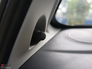 2010款1.3L 手动基本版 中控区