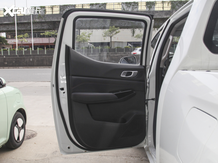 2024LF70{(ln)L 2.0TԄ(q)̈́(chung) L 