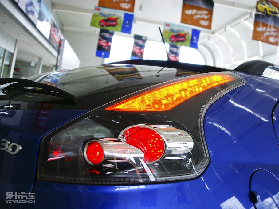 2010LCX30Ɏ 1.6L քӺA