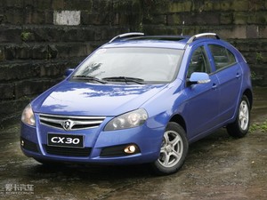2010款1.6L 手动运动版 左前45度