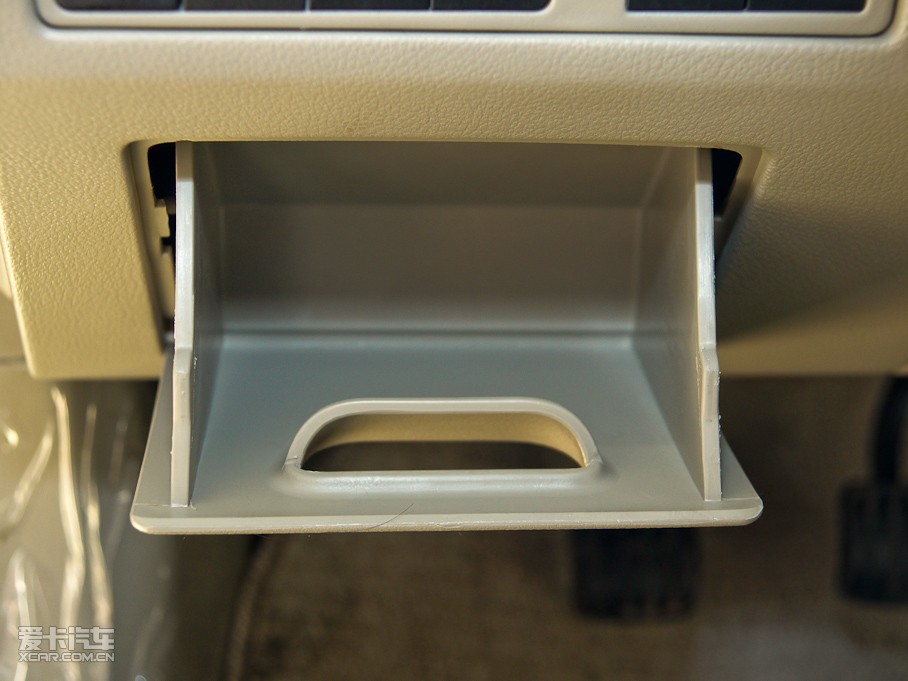 2011���L(zh��ng)��CX30���� 1.6L �ք�(d��ng)���m��̼��