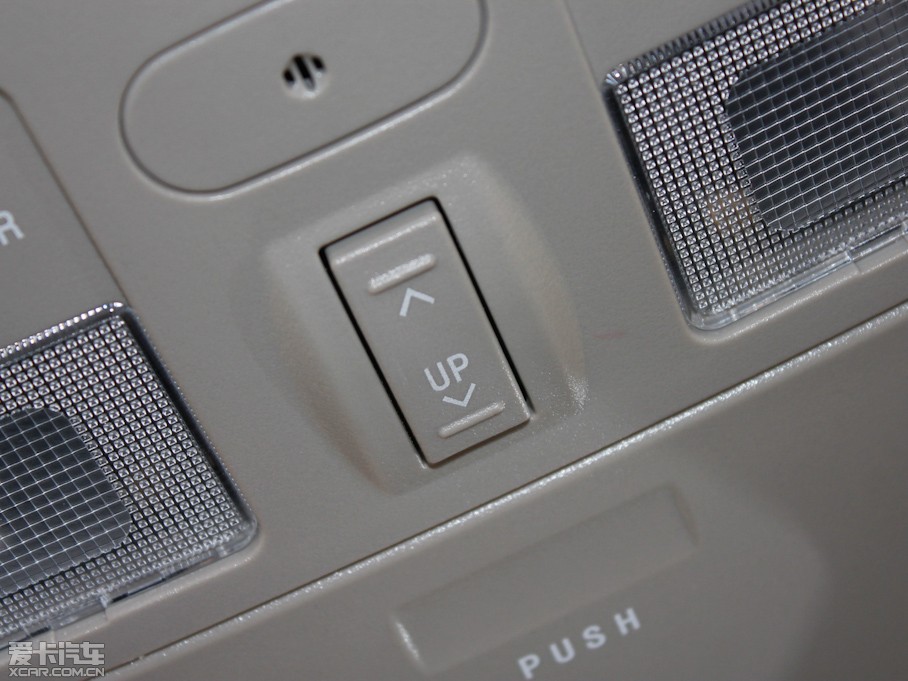 2011���L��CX30���� 1.6L �քӺ��A��